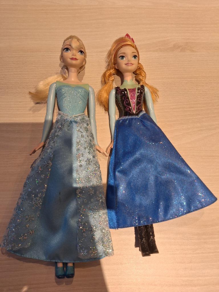 *Frozen Elsa en Anna (Mattel-poppen) - zeer mooie staat, Kinderen en Baby's, Speelgoed | Poppen, Ophalen of Verzenden, Zo goed als nieuw