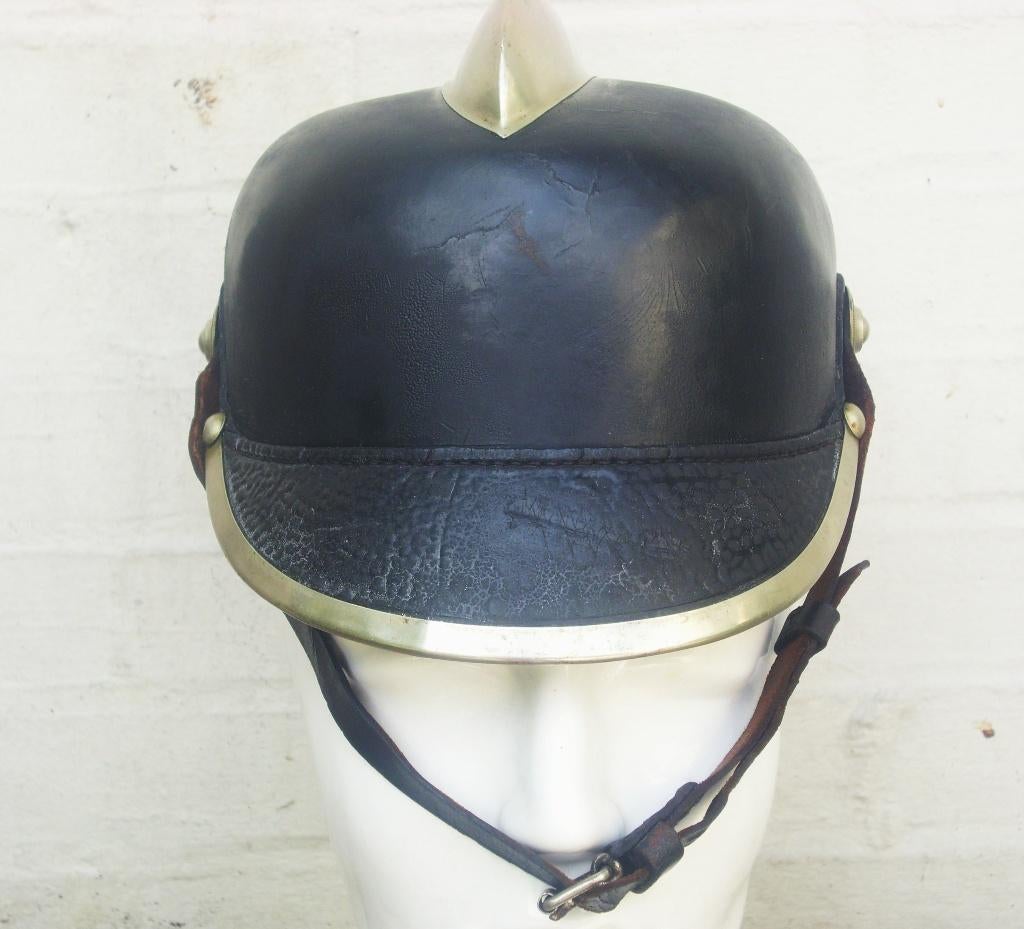 Casque de pompier allemand  garnitures en "Neusilber", Verzenden, Landmacht, Helm of Baret
