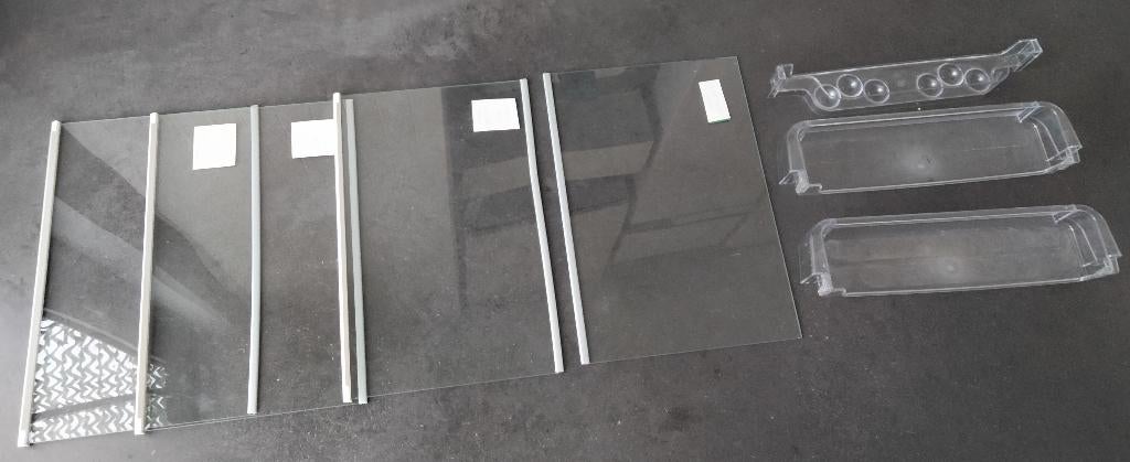 Pièces détachées Whirlpool WBE 3412 – vitres + bacs de porte, Enlèvement, Utilisé