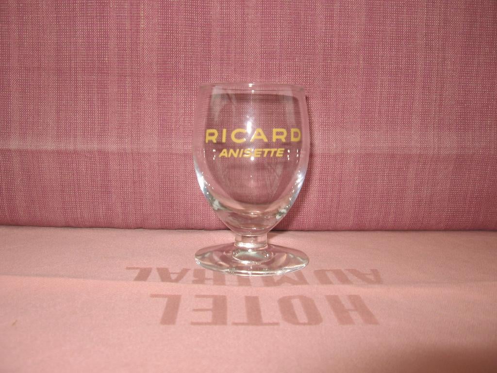 Ricard klein ballon glaasje gele tekst RICARD ANISETTE, Verzamelen, Ophalen of Verzenden, Zo goed als nieuw, Gebruiksvoorwerp