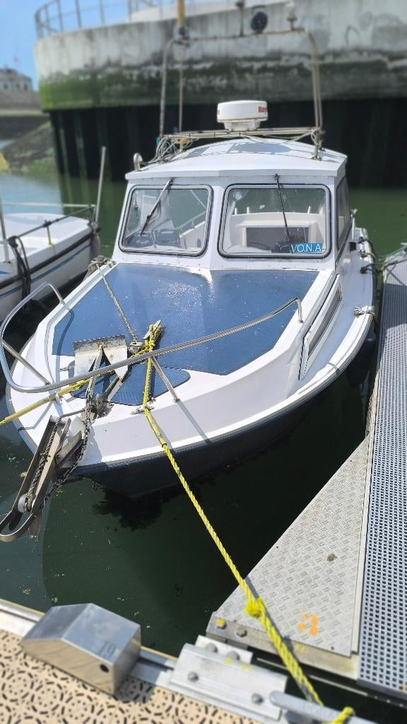 Visser-tour boot, Watersport en Boten, Vis- en Consoleboten, Gebruikt, 50 tot 70 pk, Diesel, Binnenboordmotor, Polyester, Ophalen