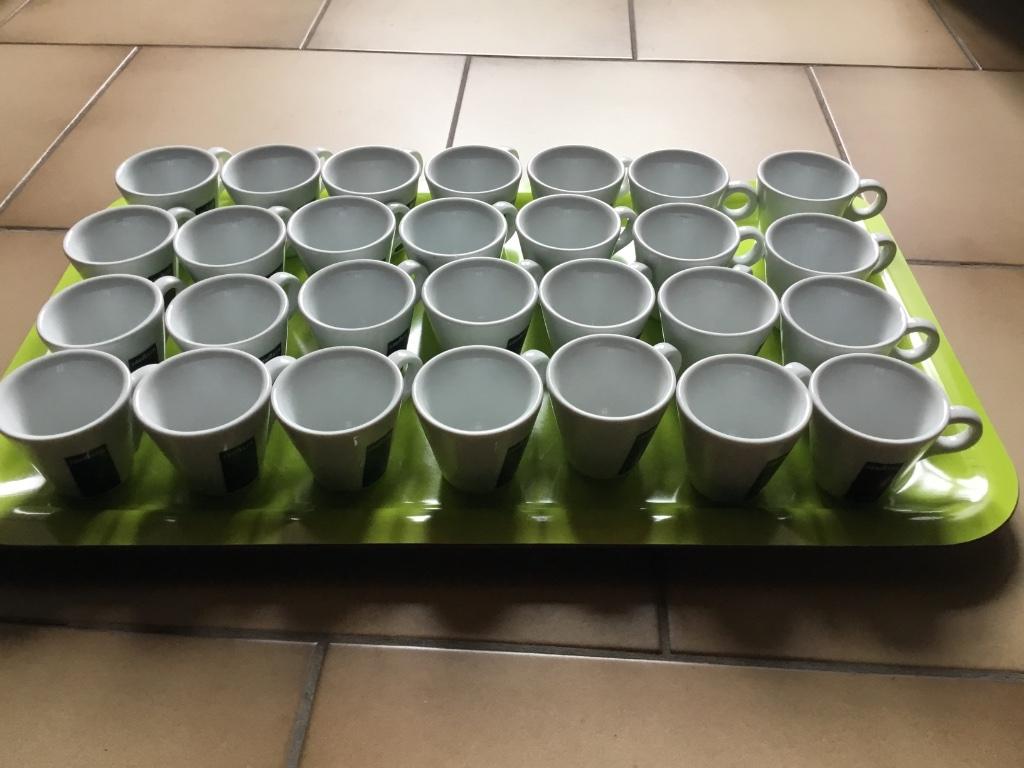 28 espressotassen Lavazza/5€ per stuk, Huis en Inrichting, Keuken | Servies, Ophalen, Zo goed als nieuw