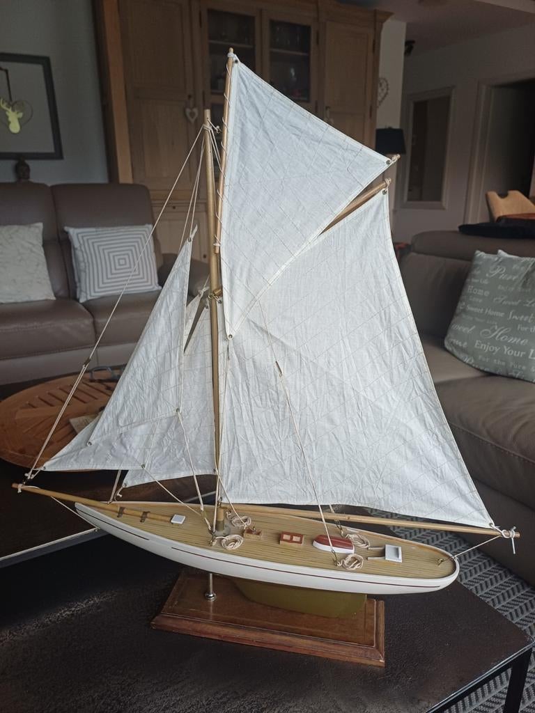 Modèle réduit voilier, Enlèvement