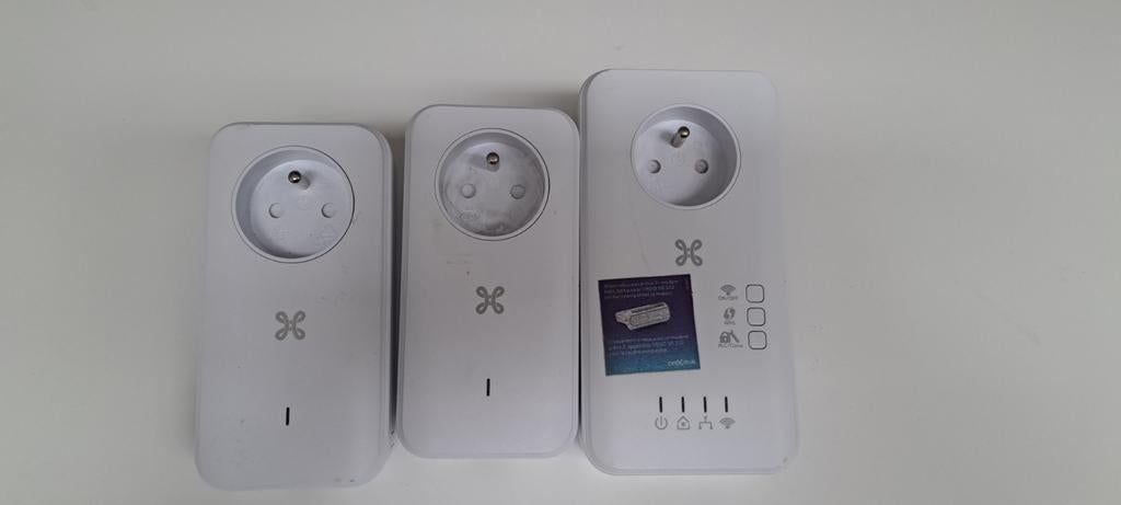 Wifi extender + 2 adapters, Ophalen of Verzenden