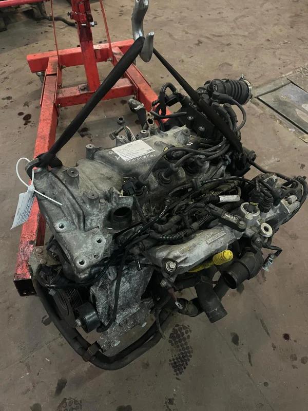 MOTEUR RENAULT CLIO 3 1.2 TURBO ESSENCE 2012, Enlèvement