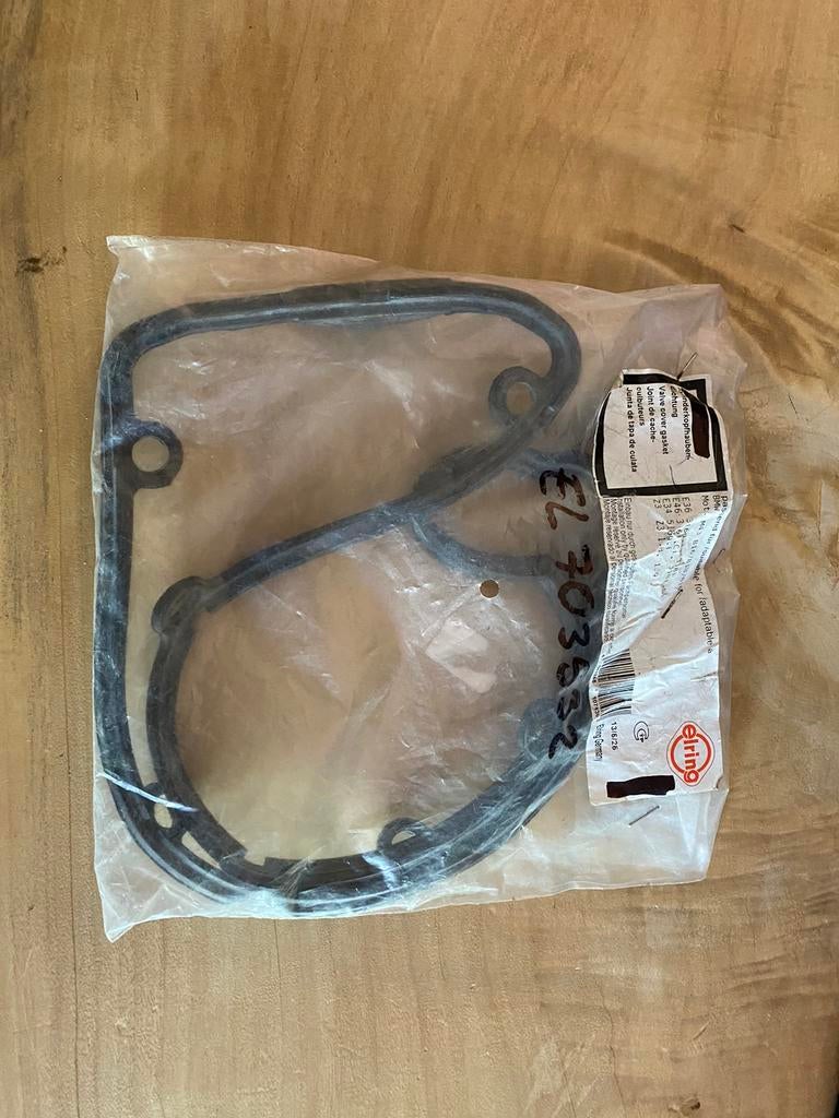 Kleppendeksel dichting bmw E30, Auto-onderdelen, Ophalen, BMW
