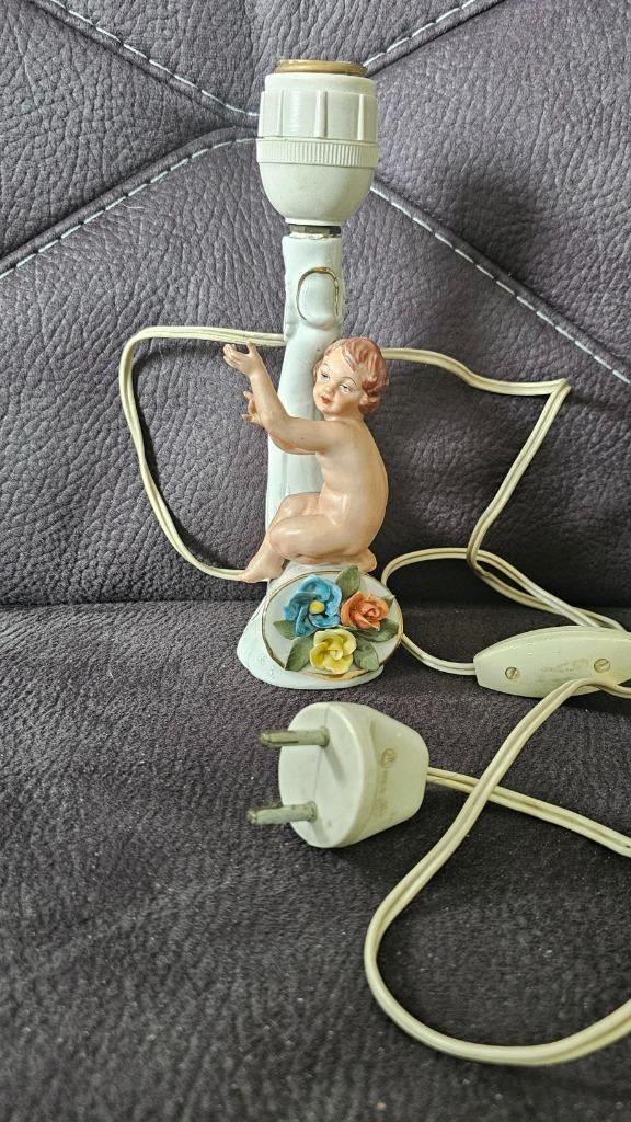 Lampe en porcelaine, Enlèvement