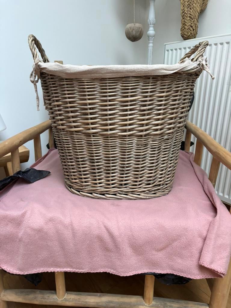 Panier à linge en osier, Enlèvement, Comme neuf
