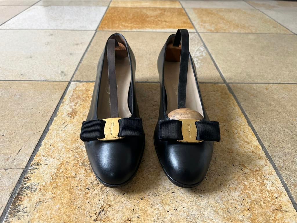 Escarpins Salvatore Ferragamo, Ophalen of Verzenden, Gedragen, Zwart, Pumps