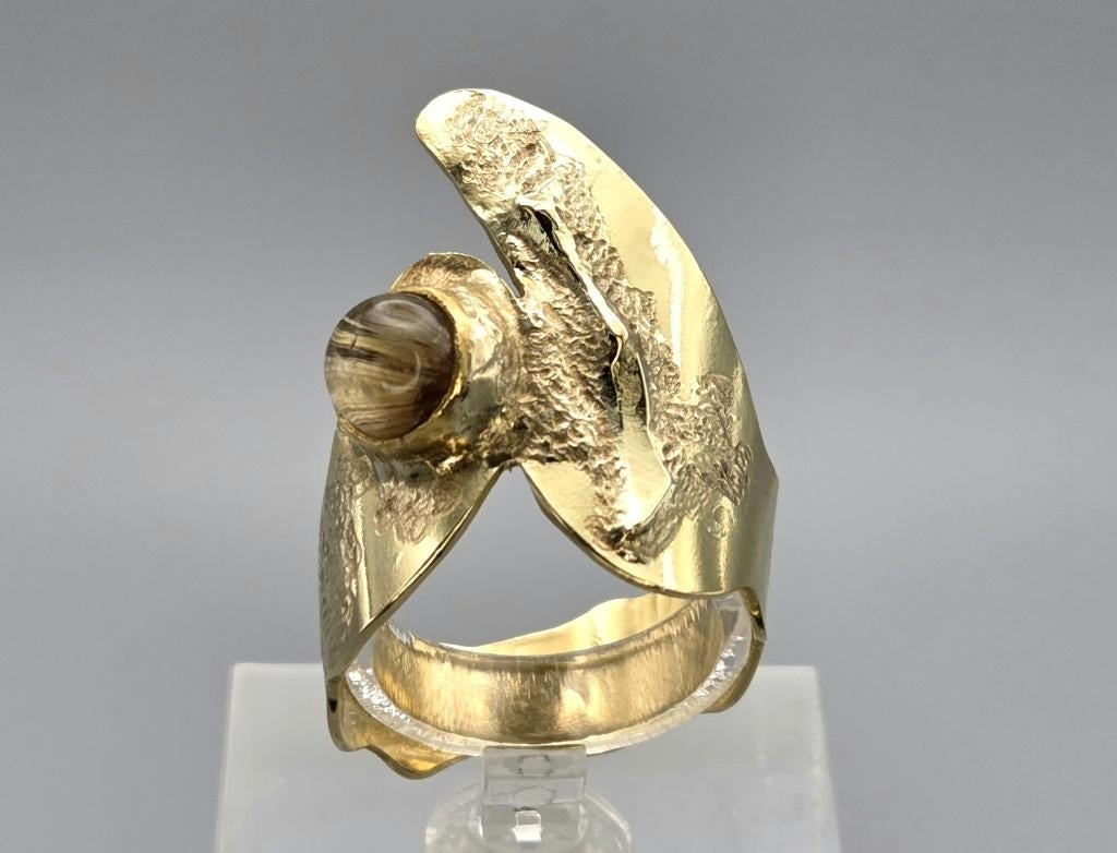 Antieke gouden ring bezet met rutielkwarts-katoog. 2025/836, Bijoux, Sacs & Beauté, Bijoux anciens, Envoi, Or, Bague, Avec pierre précieuse