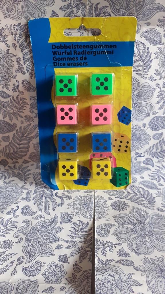 Lot de 8 gommes neuves en forme de des de jeu, Divers, Enlèvement ou Envoi, Neuf