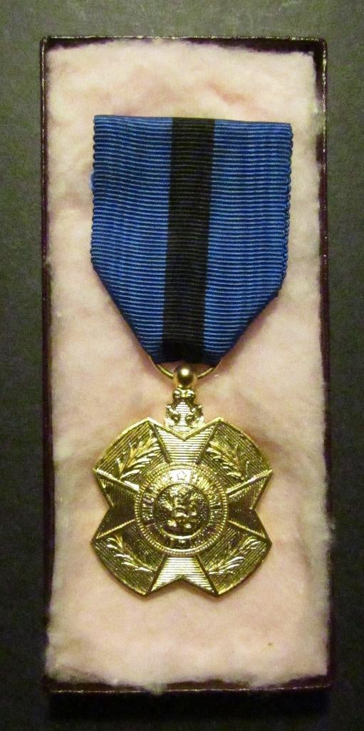 Gouden medaille in de orde van Leopold II - boxed, Verzamelen, Militaria | Algemeen, Ophalen, Landmacht, Lintje, Medaille of Wings