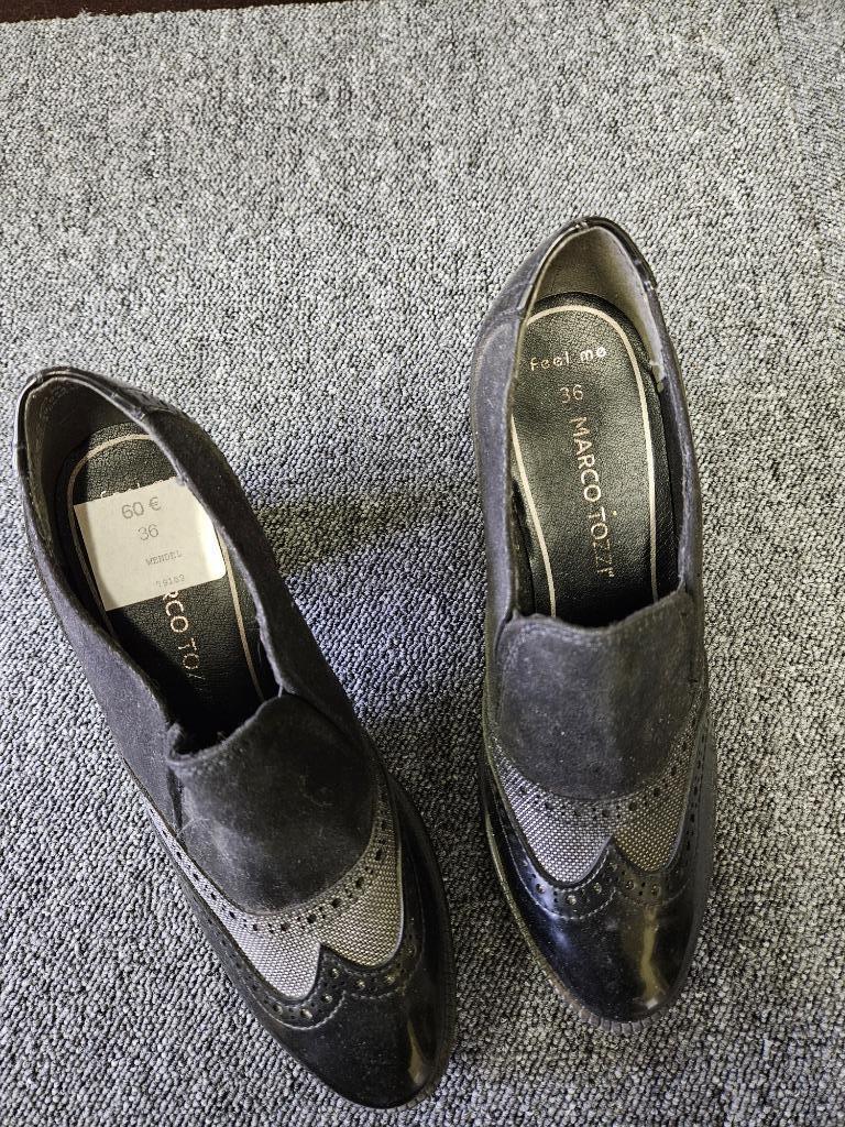 MOCASSINS EN DAIM NOIR - TAILLE 36, Schoenen met lage hakken, Zwart, Ophalen of Verzenden, Zo goed als nieuw