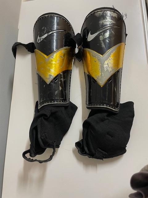 Protège-tibias Nike, Sports & Fitness, Enlèvement ou Envoi, Utilisé, Autres types