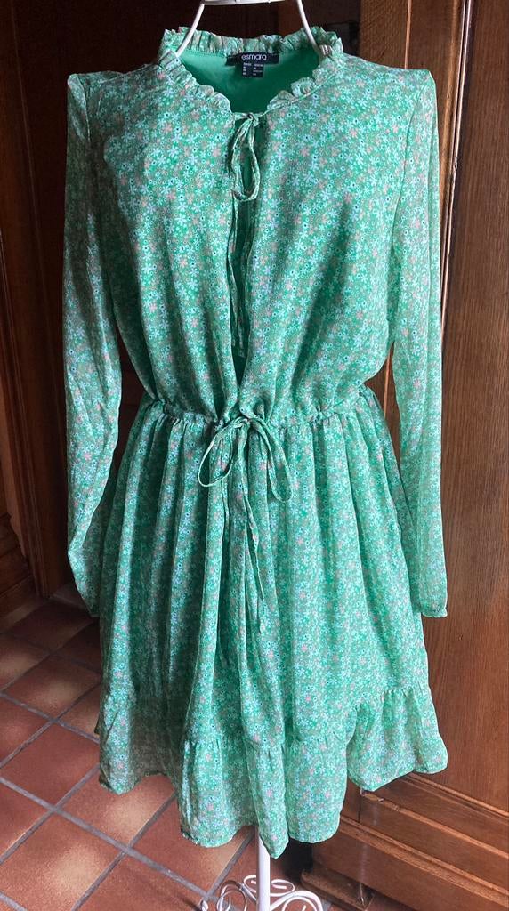 Nieuwe jurk met lint in de taille 42, Maat 42/44 (L), Nieuw, Knielengte, Groen