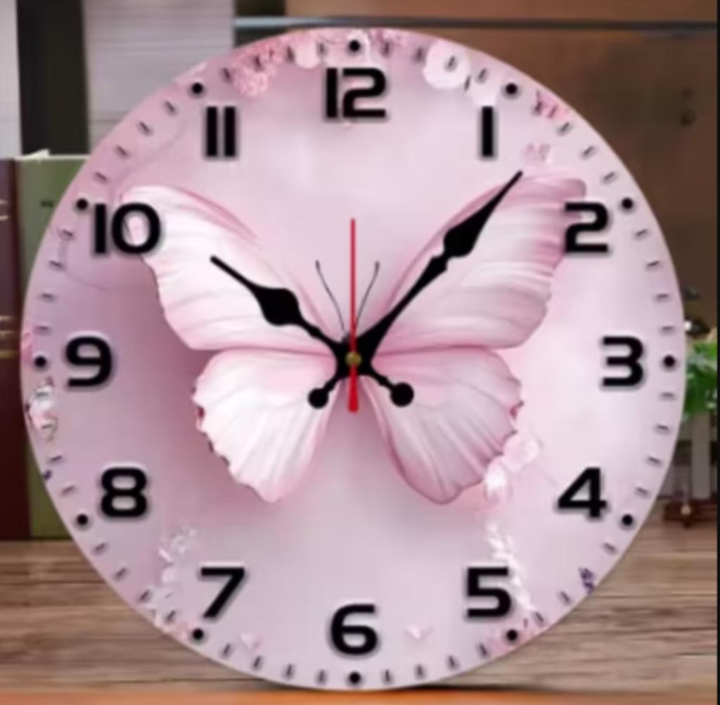 Horloge murale ronde en bois analogique Pink Butterfly (25cm, Enlèvement ou Envoi, Neuf, Horloge murale