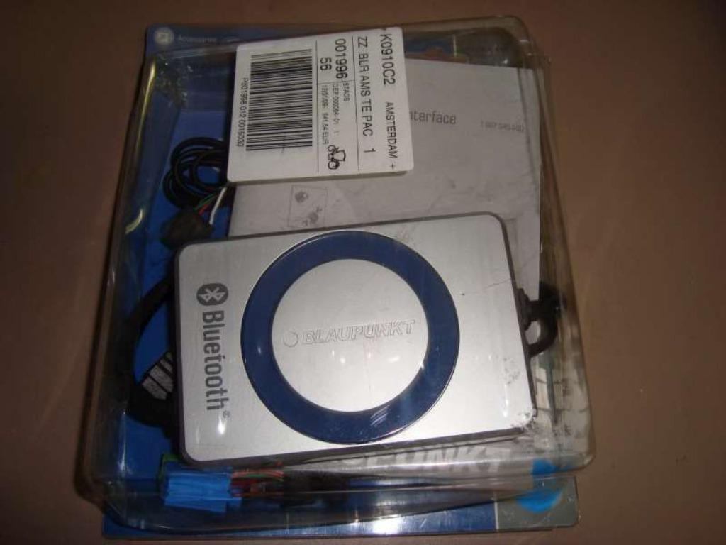 Interface bluetooth USB 2.0 blaupunkt vanaf 2002 nieuw, Autos : Divers, Carkits, Neuf, Enlèvement ou Envoi