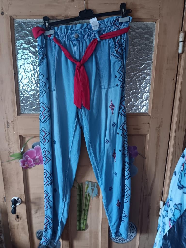 Jean bleu Desigual, W28 - W29 (confection 36), Enlèvement ou Envoi, Comme neuf, Desigual