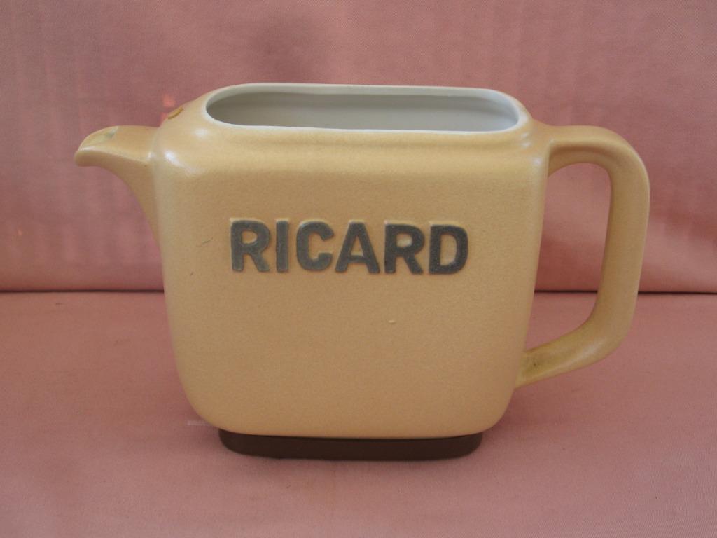 Pichet Ricard 1 litre RICARD marron, planche plastique marro, Enlèvement ou Envoi, Comme neuf, Ustensile