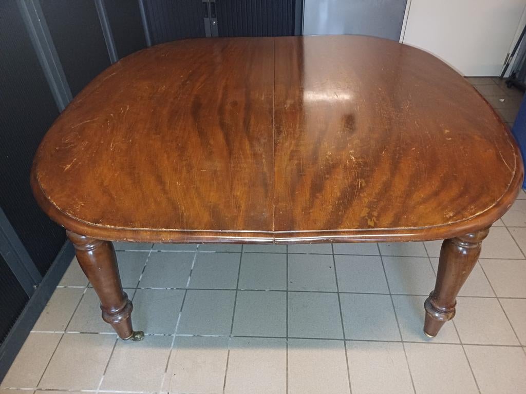 Table en acajou de Cuba à polir, Enlèvement