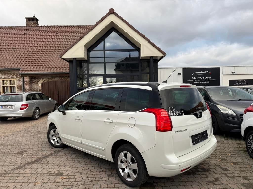 Peugeot 5008 1.6E-HDI 2013 136.000 km Automaat Pano Navi, Automaat, Leder, Bedrijf, Diesel