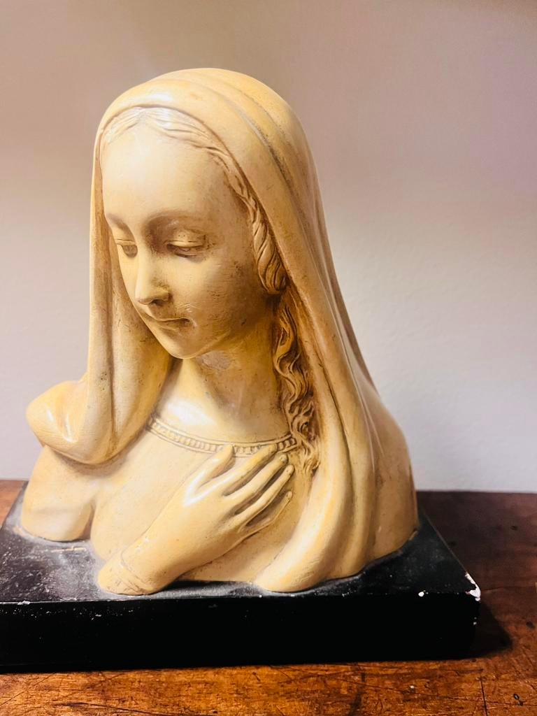Madonna  borstbeeld van R.Scali, Enlèvement