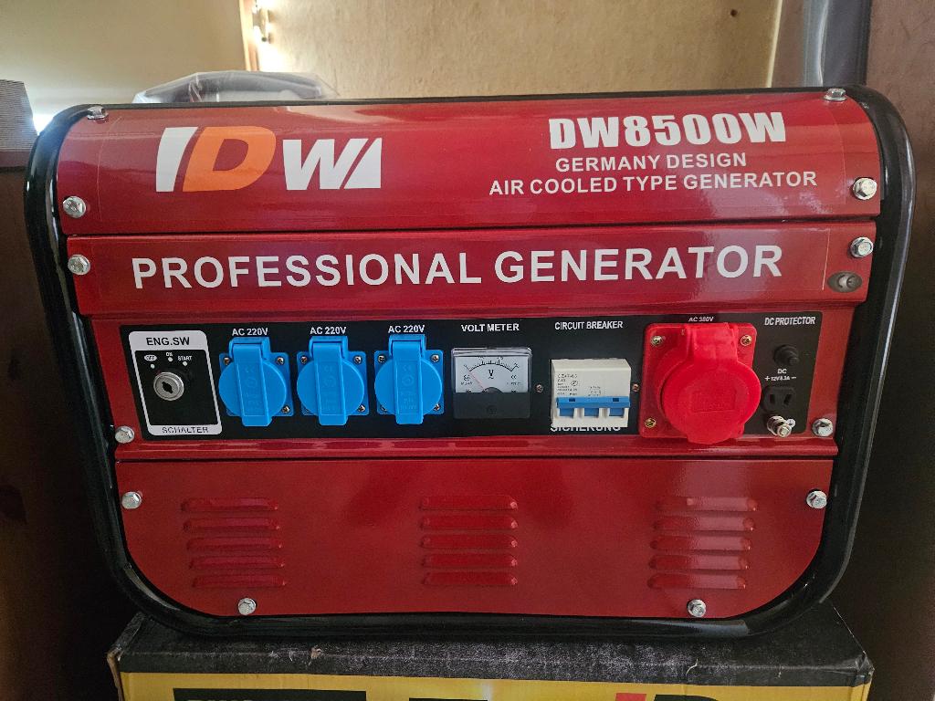 stroomgroep, Doe-het-zelf en Bouw, Ophalen, Nieuw, 5 tot 10 kVA, Benzine
