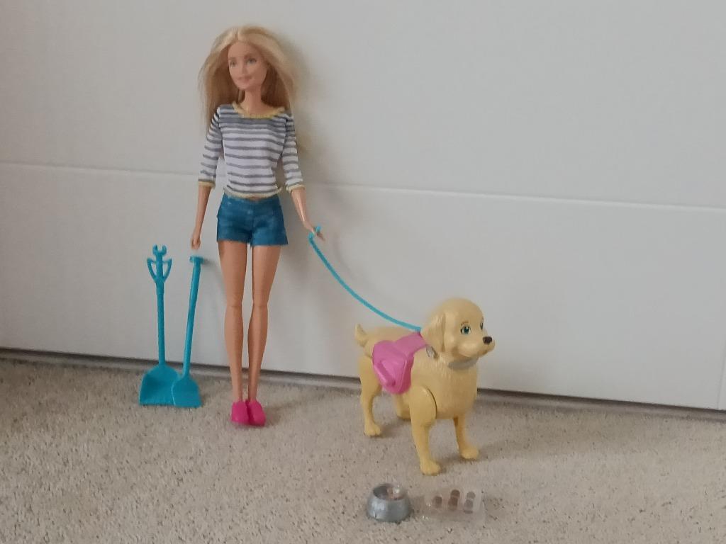 Barbie Walk & potje pup, Ophalen, Zo goed als nieuw, Meisje