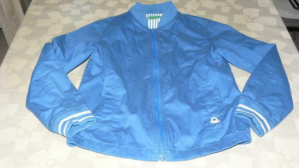 Jas vest  united colorors of beneton 8/9 jaar, Ophalen of Verzenden, Zo goed als nieuw, Jongen, Jas