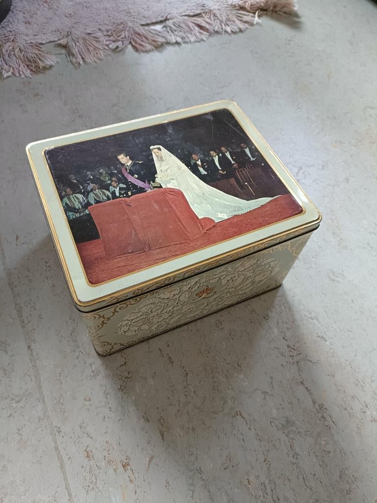 Blikken doos Victoria (met afbeelding van Koning Albert), Verzamelen, Ophalen of Verzenden