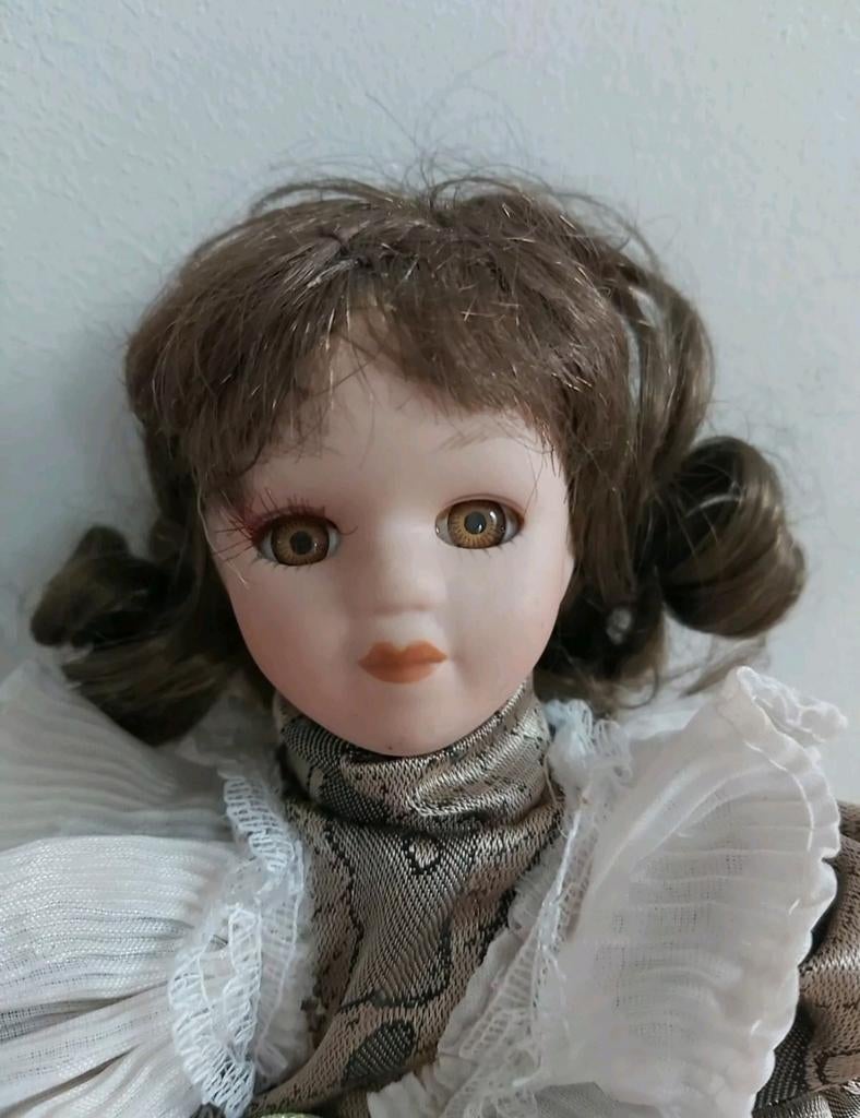 Oude porseleinen pop 20 cm, Verzamelen, Poppen, Pop, Ophalen of Verzenden