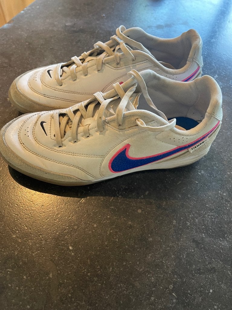 Nike Tiempo zaalvoetbal schoenen - Maat 40,5, Ophalen, Gebruikt, Schoenen