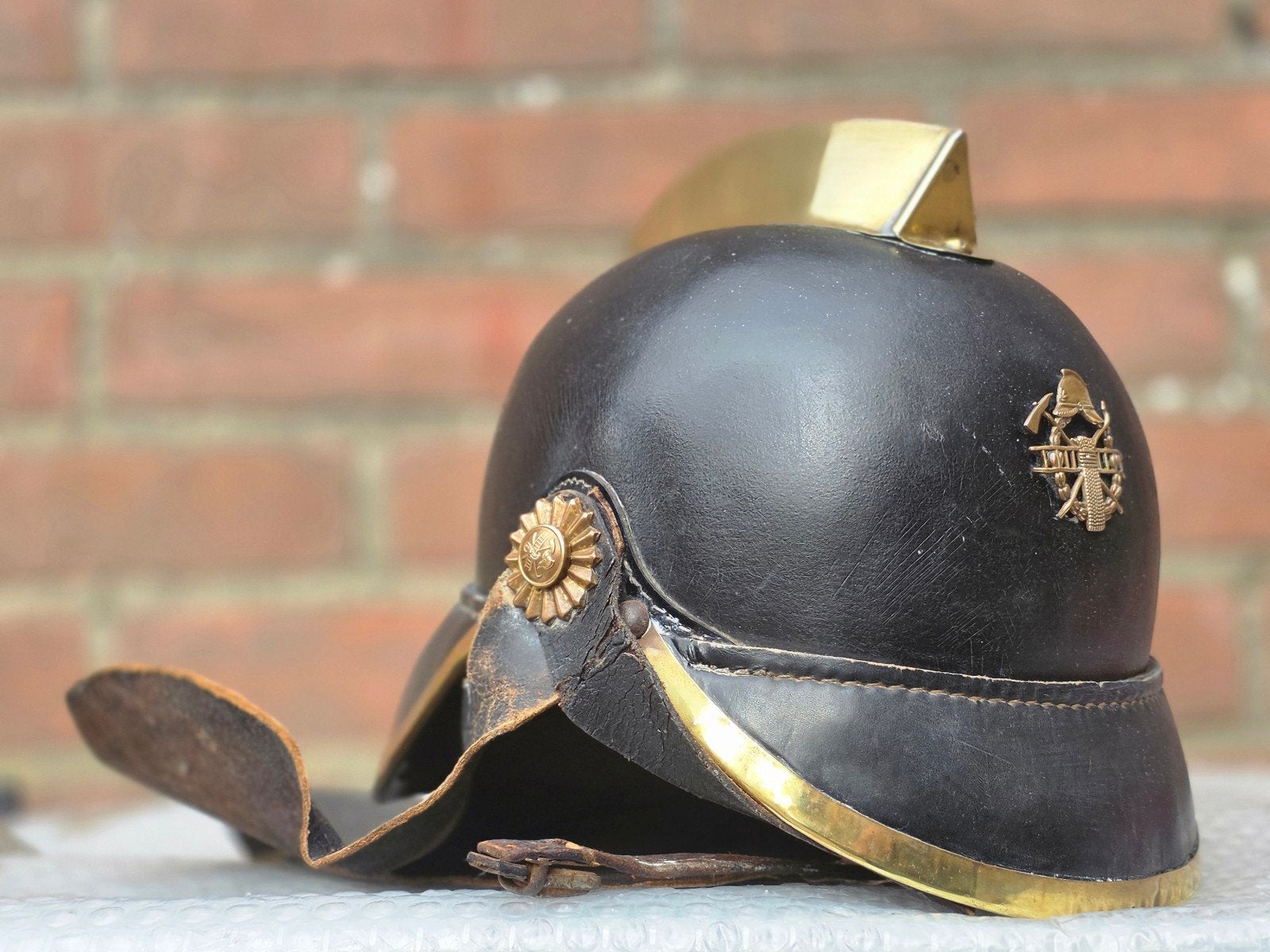 Casque de sapeurs-pompiers néerlandais casque pompier en cui, Collections, Enlèvement ou Envoi