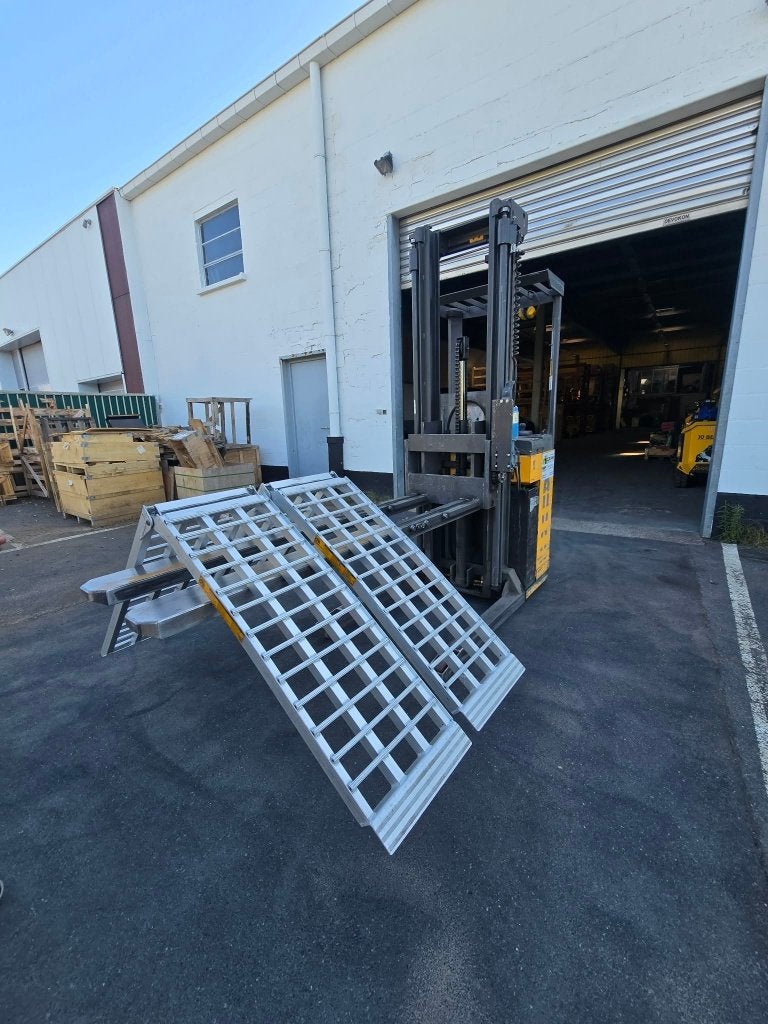 Zware plooibare ALU oprijplaten/ oprijrampen set 1300kg, Ophalen, Zo goed als nieuw