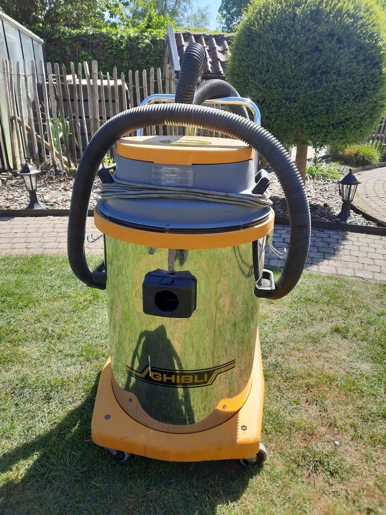 Water/stofzuiger, Ophalen