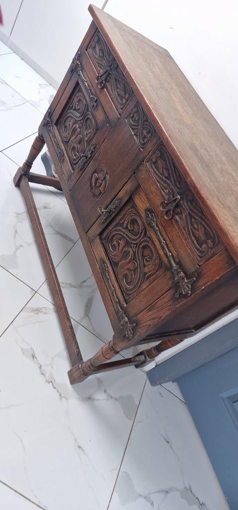 antiquiteit gesneden notenhouten dressoir, Enlèvement ou Envoi