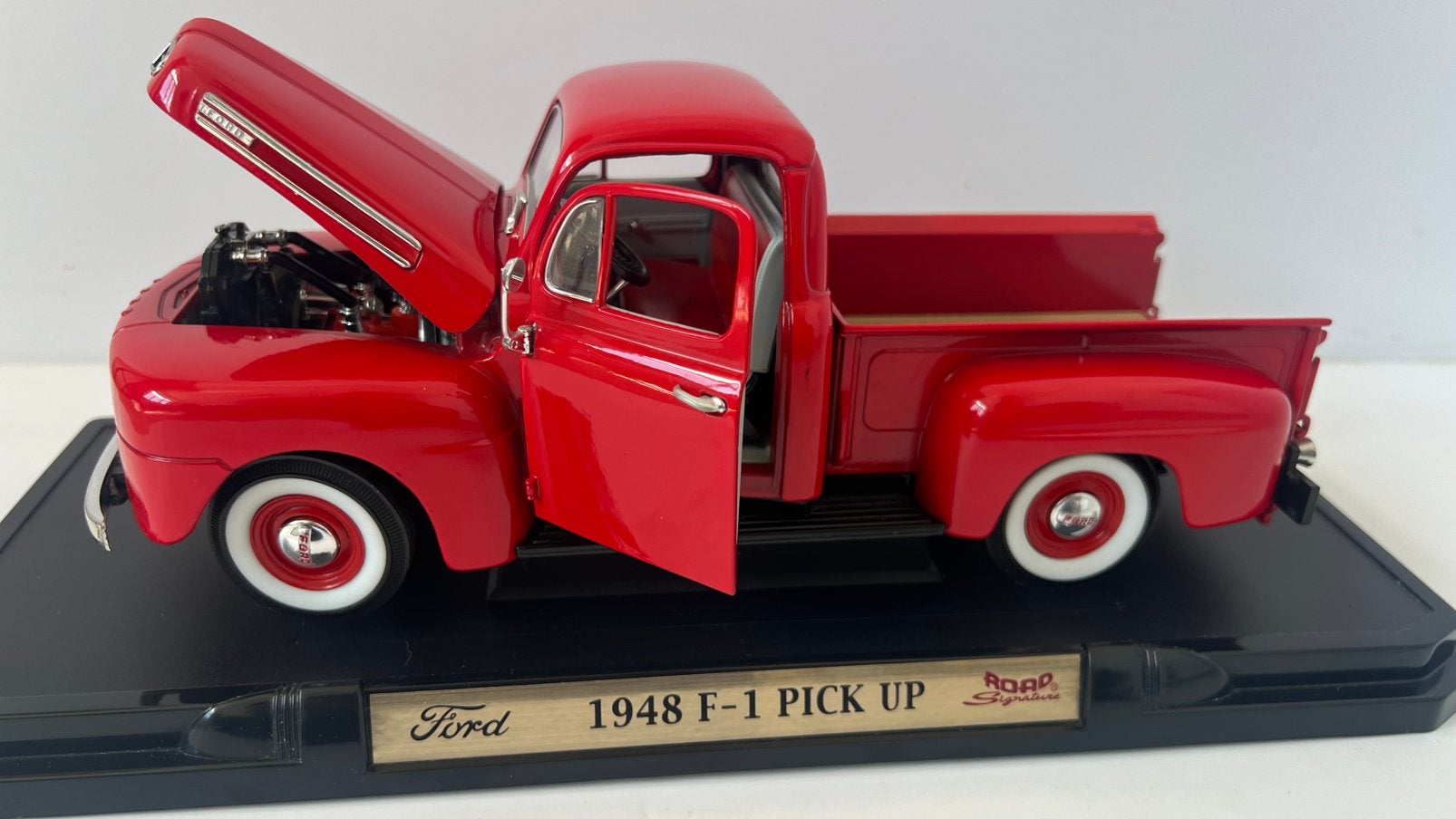 Pickup miniature 1/18 avec éclairage LED fonctionnel, Enlèvement ou Envoi, Comme neuf, Autres marques