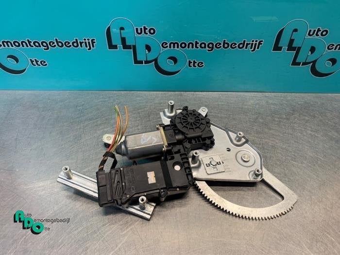 Mécanique vitre 2portes arrière gauche d'un Volkswagen Gol, Volkswagen, -, 3 mois de garantie, Utilisé