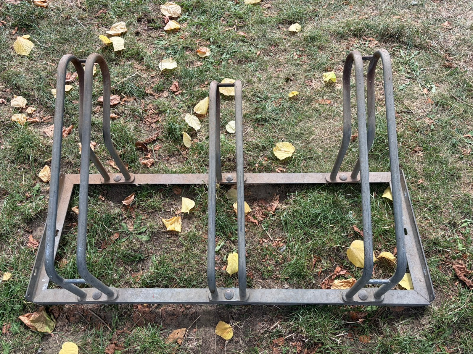Solide Rack - râtelier - support pour 3 vélos en galvanisé, Vélos & Vélomoteurs, Enlèvement, Utilisé