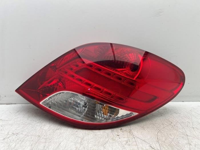 Feu arrière droit d'un Peugeot 207, Autos : Pièces & Accessoires, Éclairage, -, 3 mois de garantie, Utilisé, -