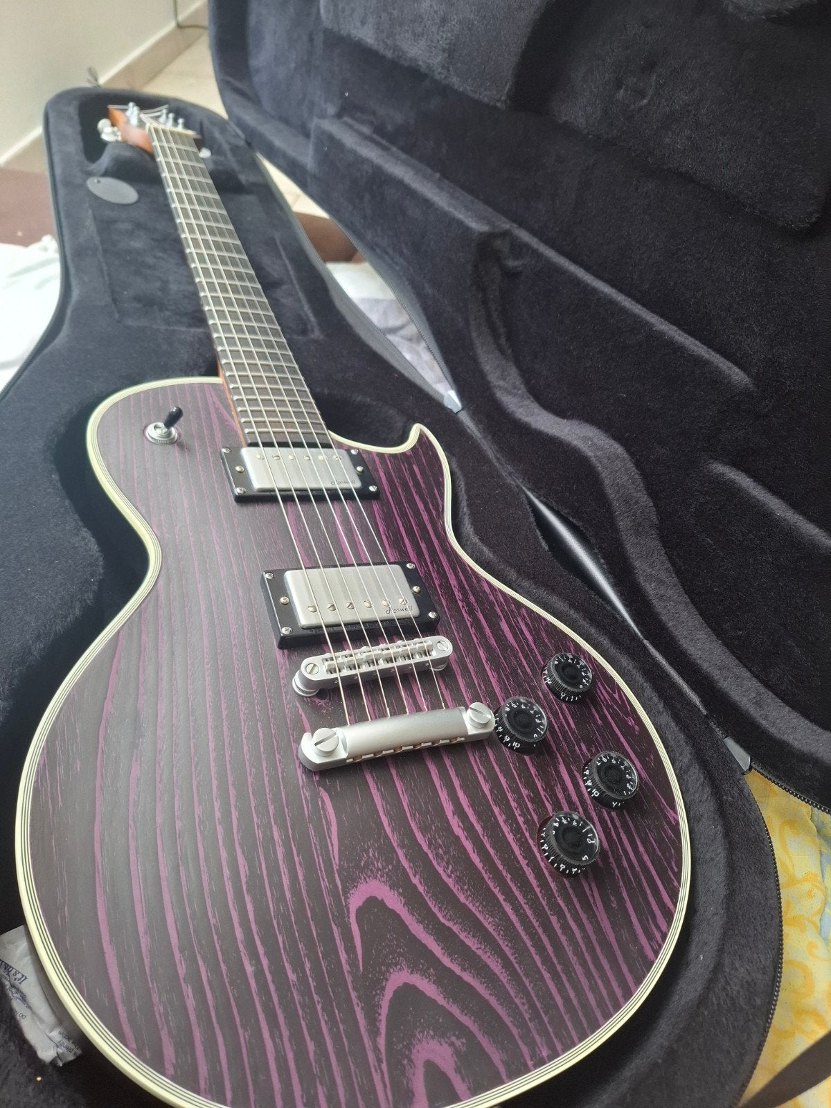 Harley benton agufish signature custom  (light case), Musique & Instruments, Enlèvement, Comme neuf