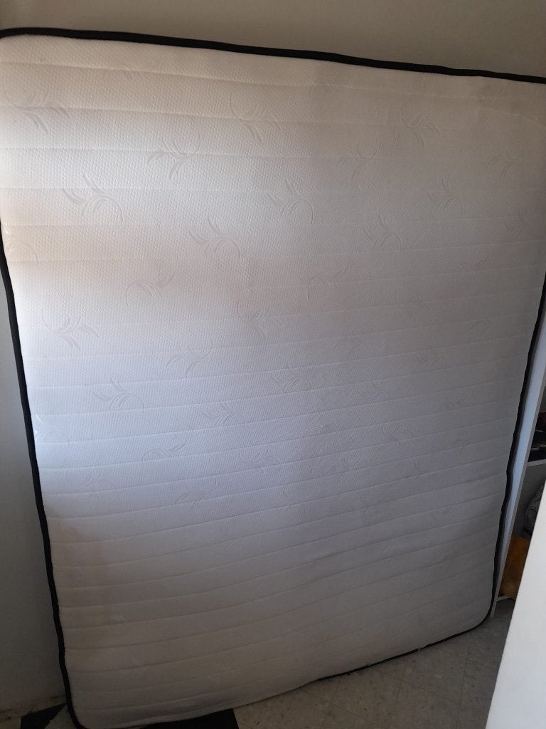 Matelas 200x160 gratuit, Enlèvement, Utilisé, Matelas