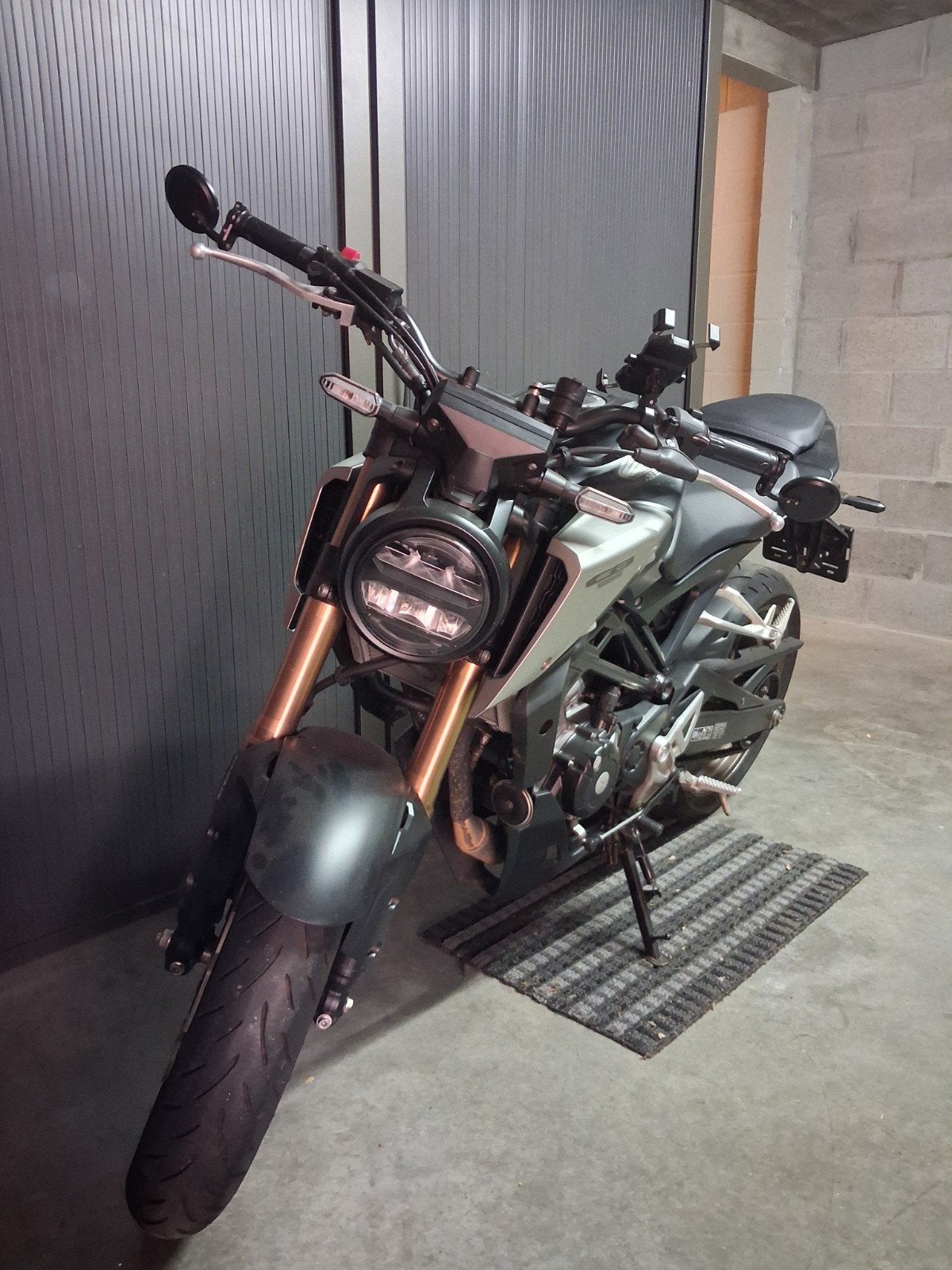 Honda cb 125 r, Motoren, Occasion, Particulier, 11 kW of minder, ABS