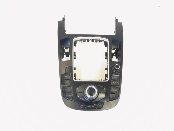 Panneau de commandes navigation d'un Audi A4, -, 3 mois de garantie, Audi, Utilisé