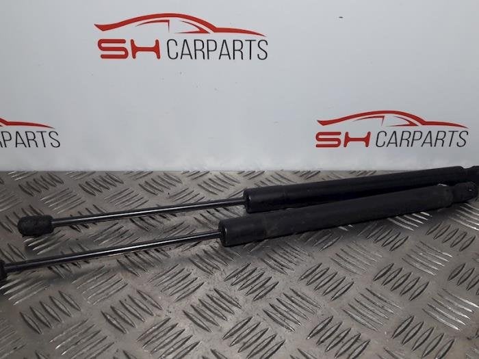 Kit amortisseur gaz hayon d'un Volkswagen Golf, Volkswagen, -, 3 mois de garantie, Utilisé