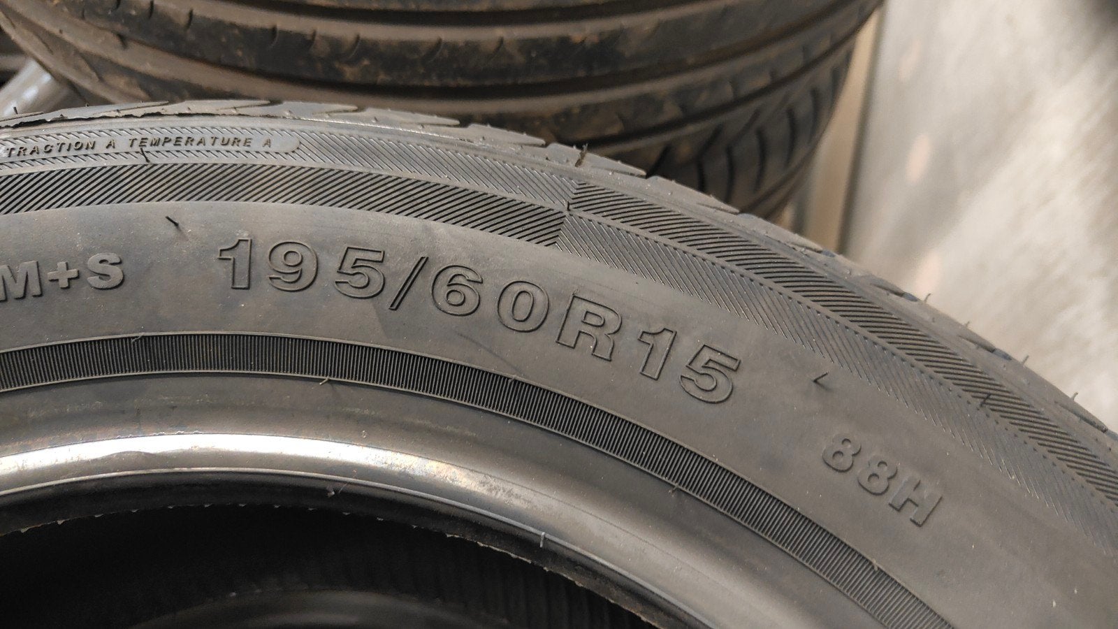 195/60r15 88h nieuwe 70€ per stuk met montage en balanceren, Ophalen