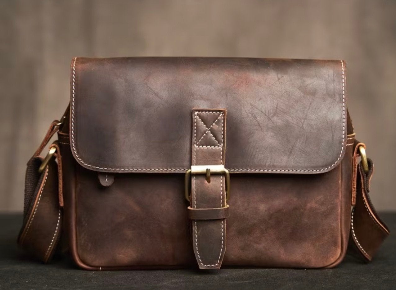 Nieuwe lederen schoudertas heren., Bijoux, Sacs & Beauté, Sacs | Sacs à bandoulière, Neuf, Autres marques, Brun, Cuir, Enlèvement ou Envoi