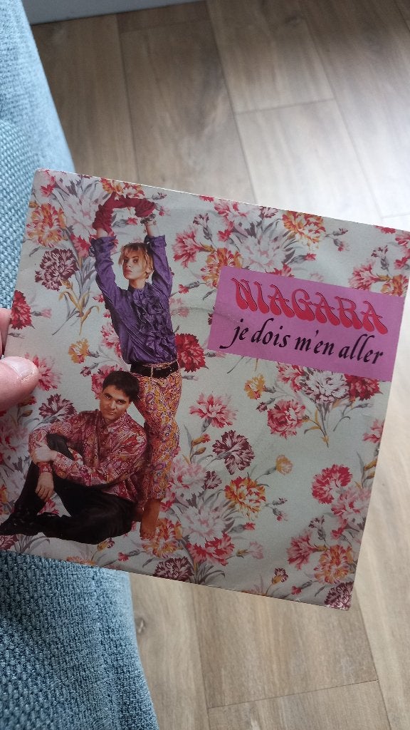 Vinyl (45t) niagara "je dois m en aller ", Enlèvement, Comme neuf