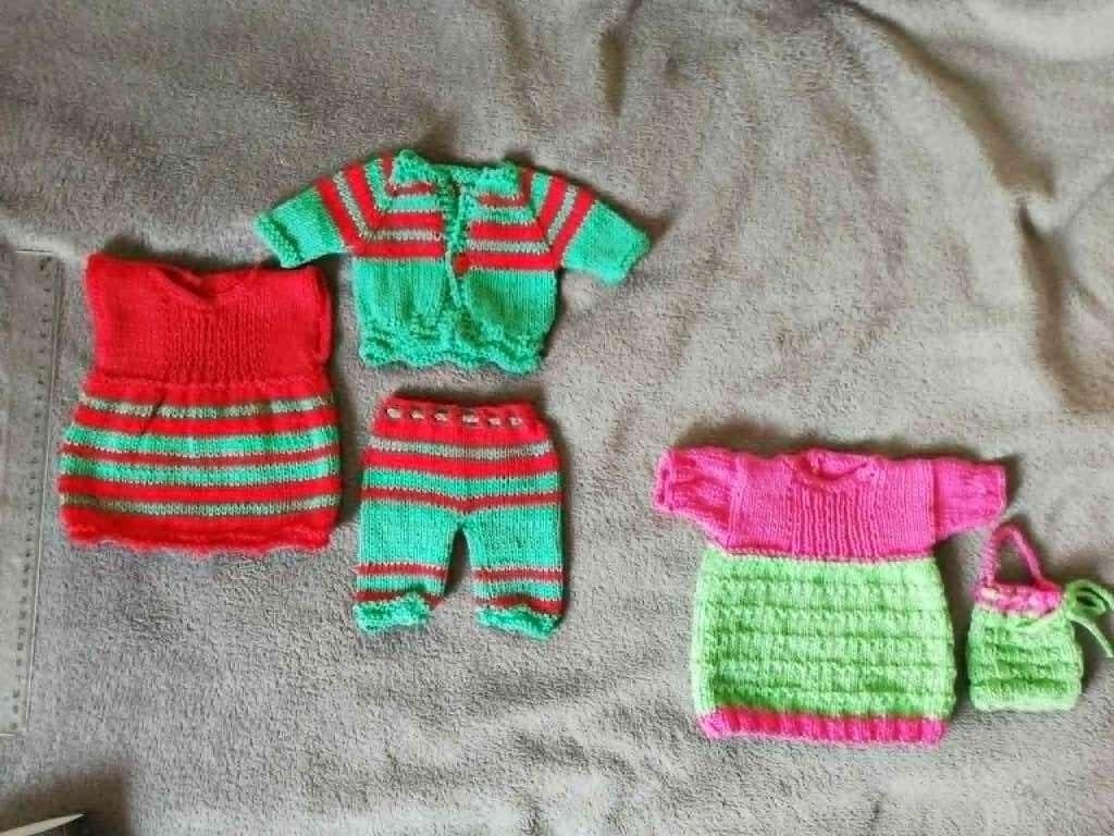 Poppenkleertjes in zacht katoen, vrolijke kleuren, nieuw, Hobby en Vrije tijd, Ophalen of Verzenden, Nieuw, Breien, Naald