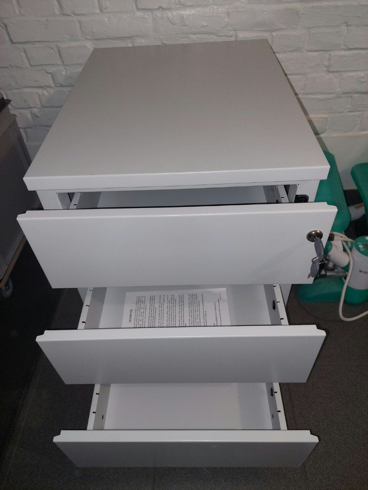 Metalen bureauladekast met slot en sleutel, Ophalen, Minder dan 50 cm, Nieuw, 3 of 4 laden